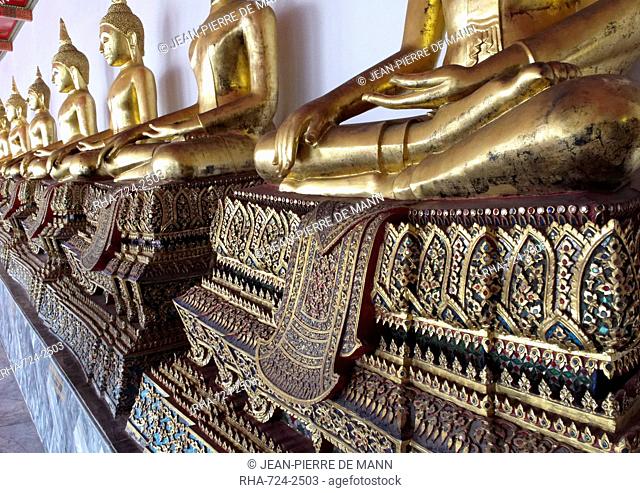 The outer cloister containing 400 Buddha images, Wat Phra Chetuphon (Wat Po), Bangkok, Thailand, Southeast Asia