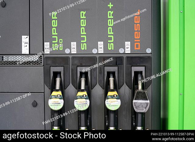 13 October 2022, Hamburg: A gas pump can be seen at a filling station. The Allgemeine Deutsche Automobil-Club e. V., or ADAC for short