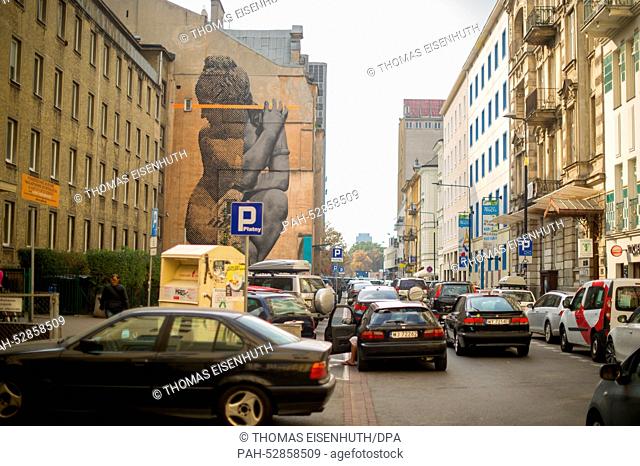 An old mural in the neighbourhood New City (Nowe Miasto) in Warsaw, Poland, 11 October 2014. Photo: Thomas Eisenhuth/dpa | usage worldwide