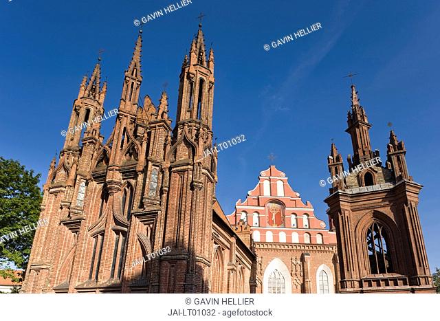 Lithuania, Vilnius, St. Anne's Church and St. Francis and Bernardine Church