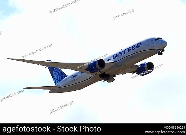 Boeing 787Dreamliner United Airlines. Airplanes to Leonardo da Vinci airport. Fiumicino, Rome (Italy), May 25th, 2021