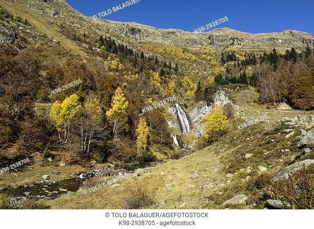cascada del Saut deth Pish, valle de Varradós, Aran, Lerida, Pyrenees Mountains, Spain