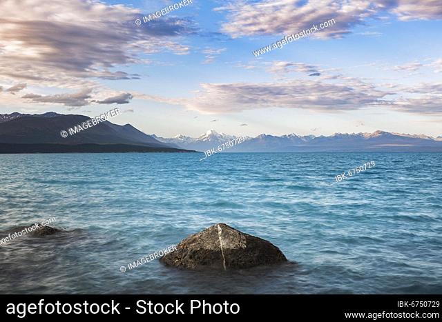 Landscape, Lake Pukaki, Mount Cook, Canterbury region, Mackenzie District, South Island, New Zealand, Oceania