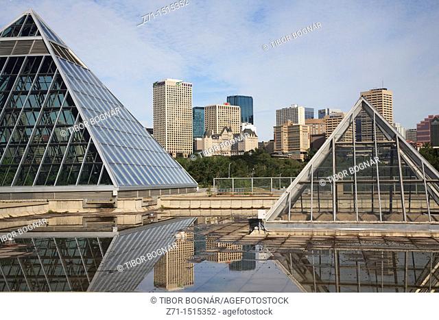 Canada, Alberta, Edmonton, Muttart Conservatory, downtown skyline