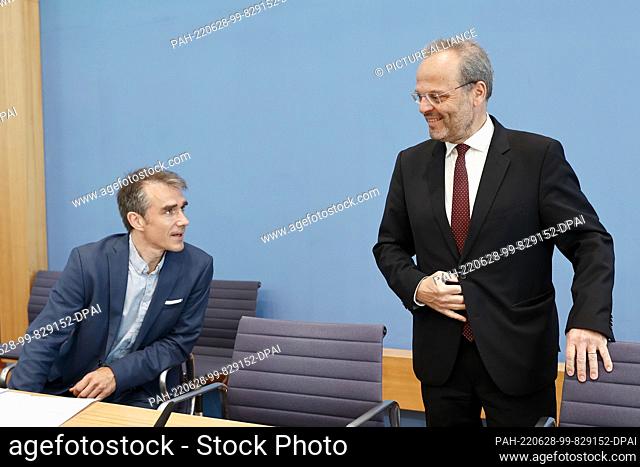 28 June 2022, Berlin: Benjamin Steinitz (l), Executive Director of Bundesverband RIAS e.V., and Felix Klein (r), Federal Government Commissioner for Jewish Life...