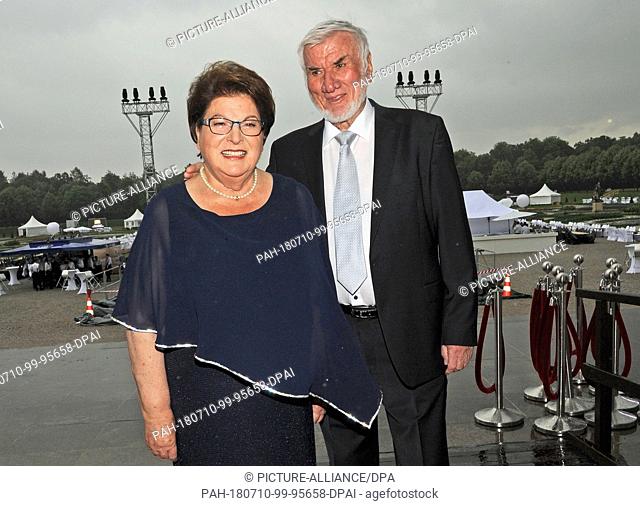 10 July 2018, Germany, Munich: Barbara Stamm of the Christian Social Union (CSU), President of the Bavarian Landtag and host, and her husband Ludwig Stamm