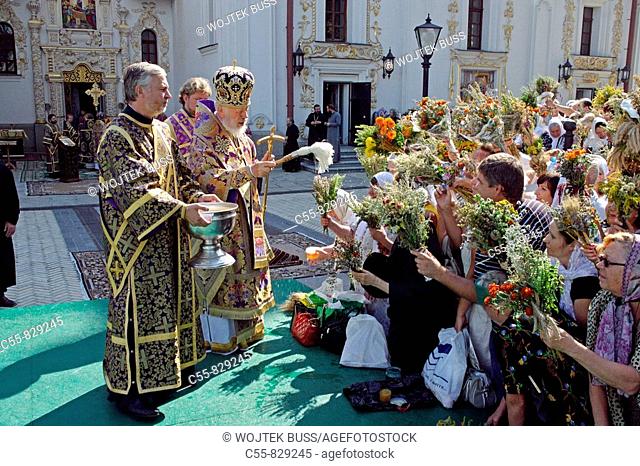 Kiev-Pechersk Lavra, Cathedral of the Dormition of the Theotocos Holy Assumption, celebration of the Assumption, 14 August, blessing of herbs and honey