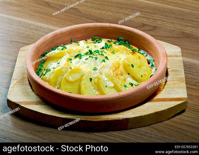 Cod with cream sauce and potatoes