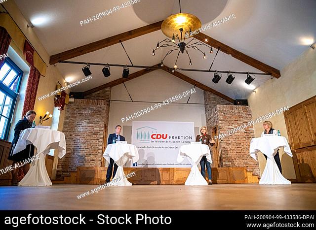 04 September 2020, Lower Saxony, Sehnde: Ursula Heinen-Esser (l-r, CDU), Minister for the Environment, Agriculture, Nature Conservation and Consumer Protection...