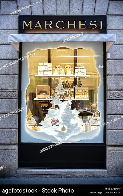 The first Christmas decorations set up inside the shop windows of the Milanese center despite the forced closure imposed by the new DCPM for the Coronavirus...