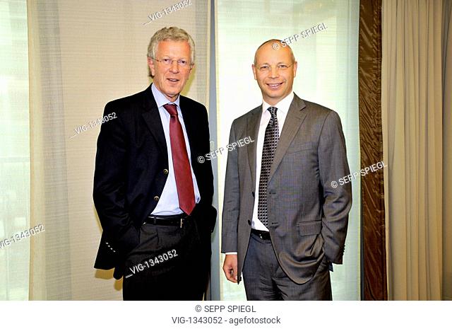 Germany, Duesseldorf, 27.04.2009 Helmut RUWISCH (li), Chairman of the Board and Wolfgang E. HOEPER, Chief Financial Officer