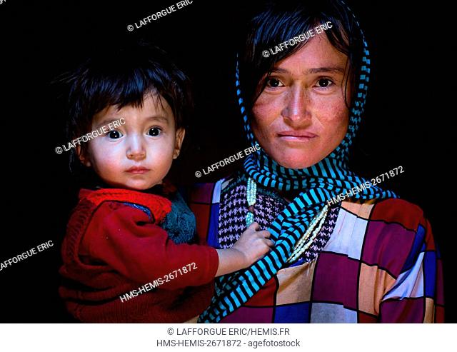 Afghanistan, Badakhshan Province, Zebak, portrait of an afghan mother with her son