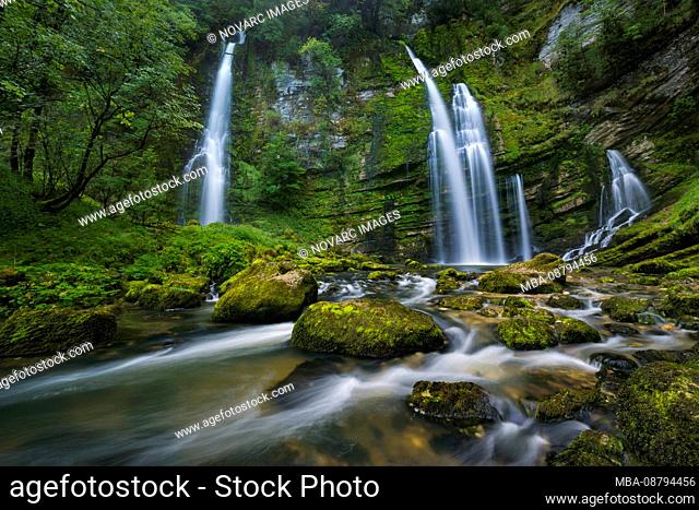 Cascade du Flumen Waterfall, Jura, Septmoncel, France