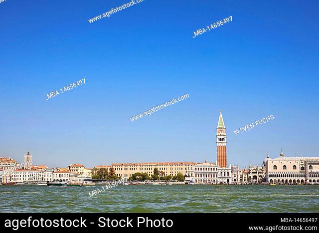 Venice, Grand Canal, Doge's Palace, built in the 11th century. Next to it the Campanile di San Marco bell tower