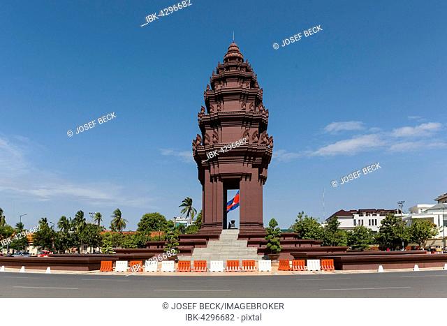 Roundabout at the Independence Monument, Phnom Penh, Cambodia