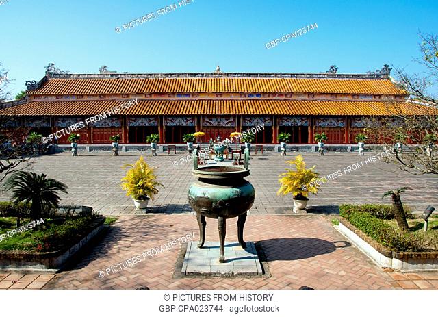 Vietnam: One of the Nine Dynastic Urns in front of the Th? Mi?u (The Mieu) ancestral temple, The Imperial City, The Citadel, Hue
