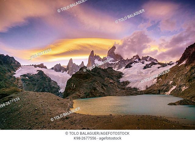 Argentina, Patagonia, Los Glaciares National Park, Laguna de los Tres, Cerro Chalten, Moody sky over Monte Fitz Roy