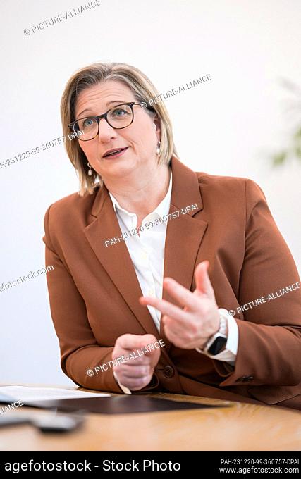 19 December 2023, Saarland, Saarbrücken: Anke Rehlinger (SPD), Minister President of the Saarland, gestures during an interview