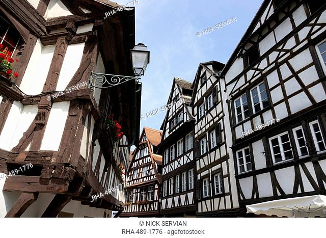 Medieval buildings, Petite France, UNESCO World Heritage Site, Strasbourg, Alsace, France, Europe