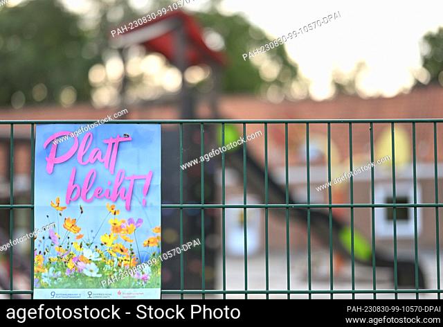 ILLUSTRATION - 30 August 2023, Lower Saxony, Moormerland: ""Platt bleiht"" ( Low German is flourishing) is written on a poster drawing attention to the campaign...