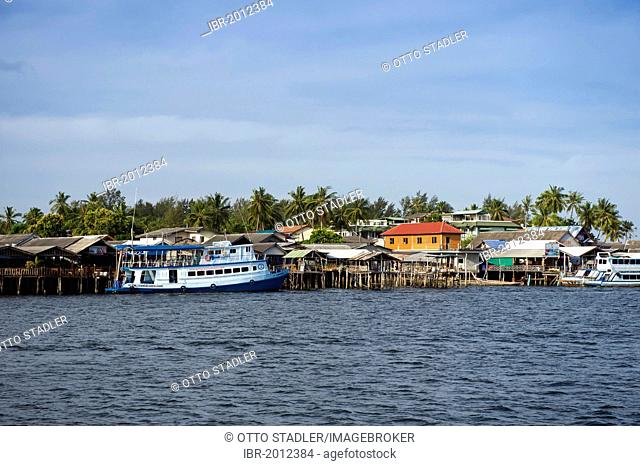 Island village of Ban Saladan, Ko Lanta island, Krabi, Thailand, Southeast Asia