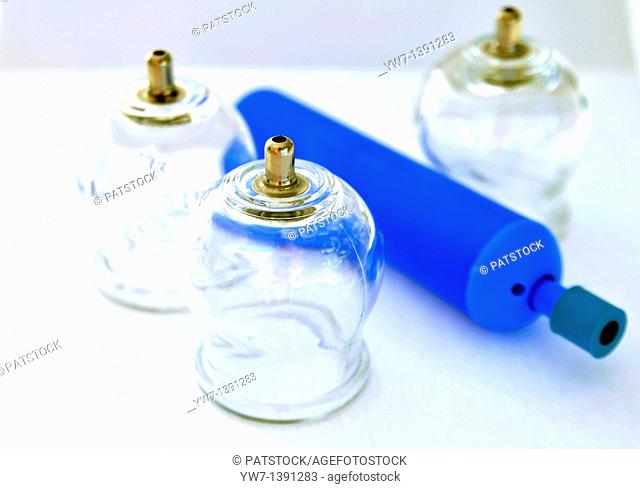Suction cup gass jars with vacuum pump for alternative medicine