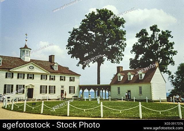 MOUNT VERNON, VIRGINIA NOVEMBER 1969: George Washington' s home in 60's