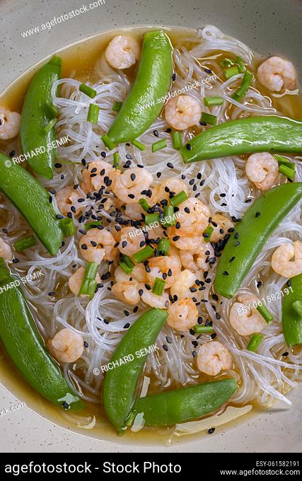 pho soup with shrimps and green beans