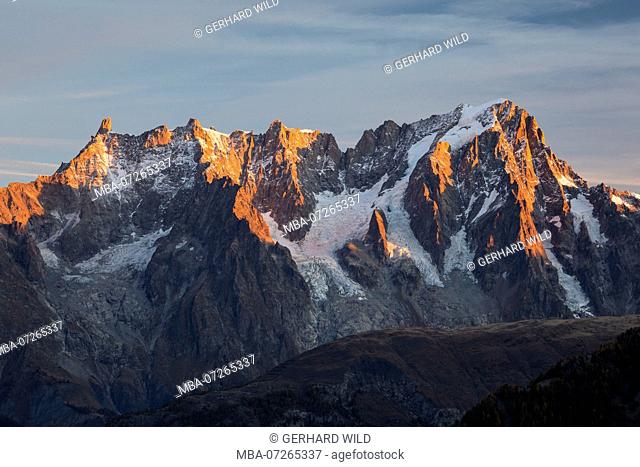 Sunrise at the Grandes Jorasses (4208m), Mont Blanc massif, Courmayeur, Aosta province, Aosta Valley, Italy