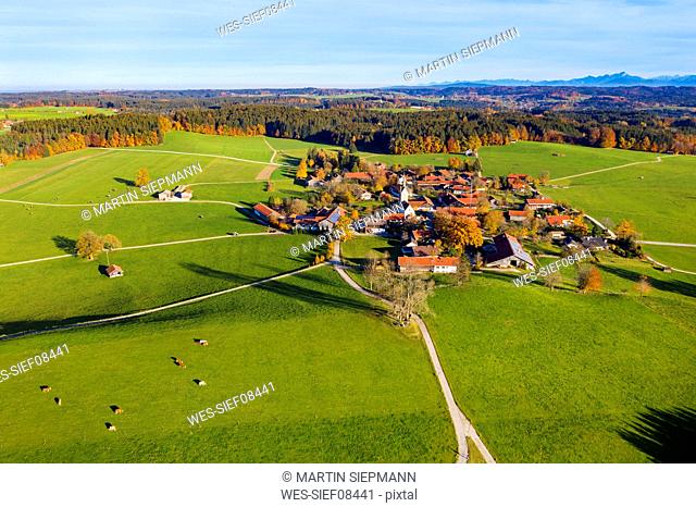 Germany, Bavaria, Upper Bavaria, Alpine foothills, Toelzer Land, Aerial view of Peretshofen, near Dietramszell