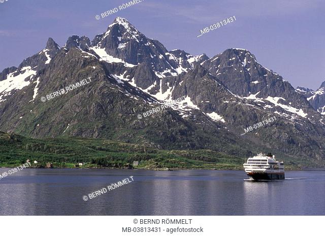 Norway, North country, Lofoten,  Raftsund, swiftly rod ship,  'Troll fjord',  Scandinavia, North Norway, nature, landscape, mountains, snow remains, fjord