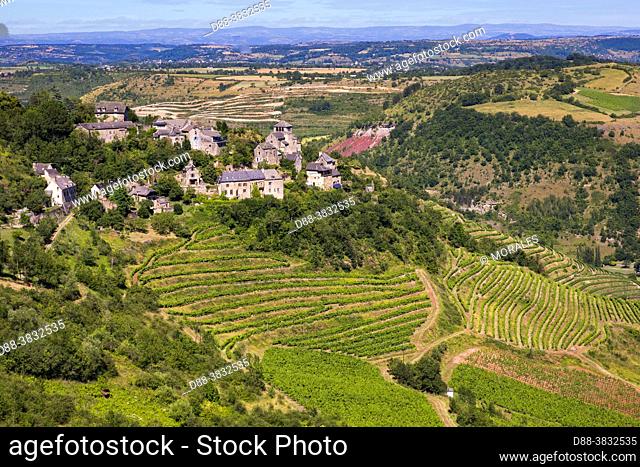 France, Occitanie Region, Aveyron (department 12), agricultural region around the village of Clairvaux d'Aveyron, from a hill