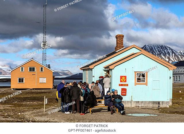 POST OFFICE IN THE VILLAGE OF NY ALESUND, THE NORTHERNMOST COMMUNITY IN THE WORLD (78 56N), SPITZBERG, SVALBARD, ARCTIC OCEAN, NORWAY