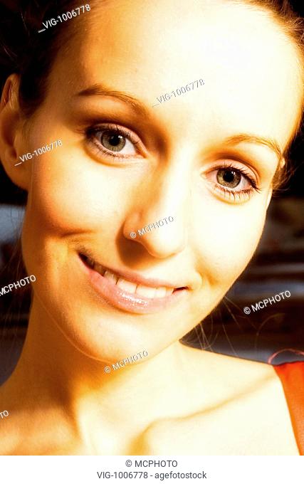 A portrait of a beautiful young woman. - 31/03/2007