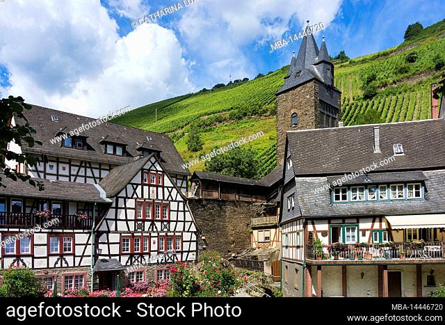 Germany, Rhineland-Palatinate, Bacharach, part of the Unesco World Heritage Upper Middle Rhine Valley, half-timbered houses, town wall with tower