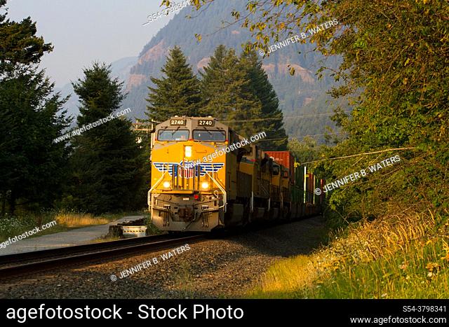 A Union Pacific intermodal train near Portland, Oregon, USA
