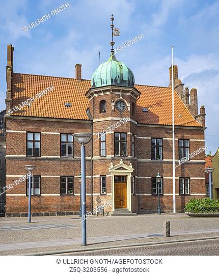 The old historic townhall of Stege, Moen Island, Denmark, Scandinavia, Europe. Das alte historische Rathaus von Stege, Insel Mön, Dänemark, Skandinavien, Europa