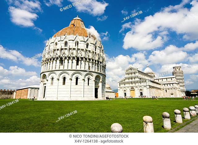 Piazza dei Miracoli, The Baptistry and the Dome, Pisa, Tuscany, Italy, Europe
