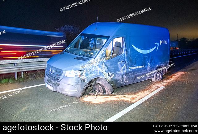 11 December 2023, Schleswig-Holstein, Barnitz: A van is dented on the A1 freeway. People have been seriously injured in a traffic accident on the A1 highway...