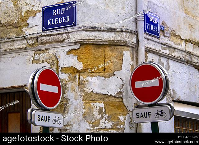 forbidden direction signs on the street, France, Nouvelle Aquitaine, Gironde, at Bordeaux