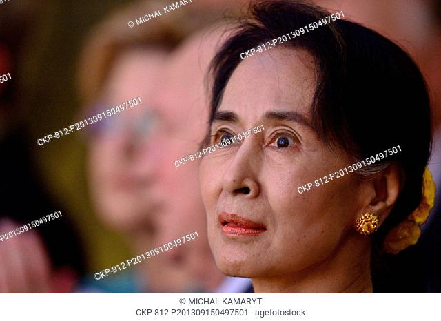 Nobel Peace Prize Laureate and Myanmar opposition leader Do Aung San Suu Kyi speaks at the opening of the 17th conference Forum 2000 in Prague, Sunday, Sep