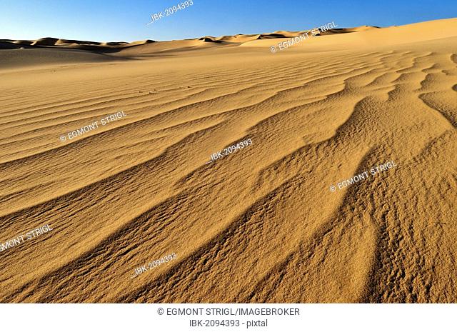 Small erg or sand dunes near Tehenadou, Adrar n'Ahnet, Adrar Ahnet, Algeria, Sahara, North Africa