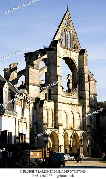 France, Picardie province, Aisne, Longpont, abbaye and its front
