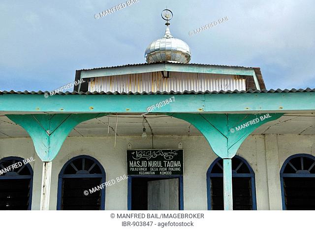Mosque in a village of Philippine immigrants, Komodo National Park, World-Heritage-Site, Komodo, Indonesia, Southeast Asia