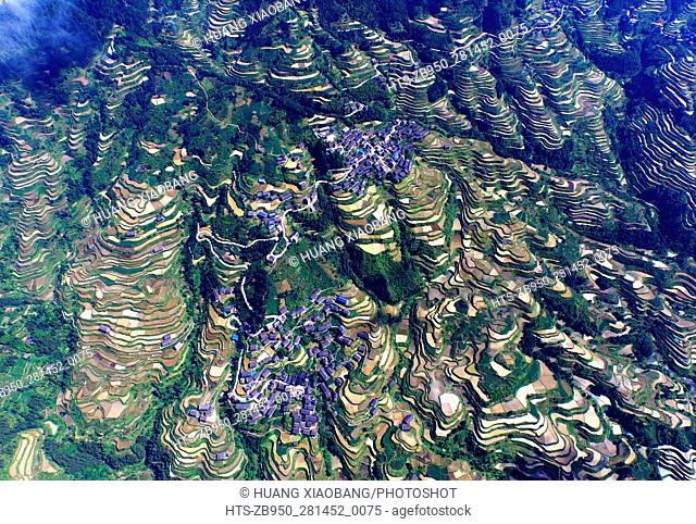 (160515) -- BEIJING, May 15, 2016 () -- This photo taken with unmanned aerial vehicle on May 10, 2016 shows the Zhiliao Village in Dudong Township of Sanjiang...