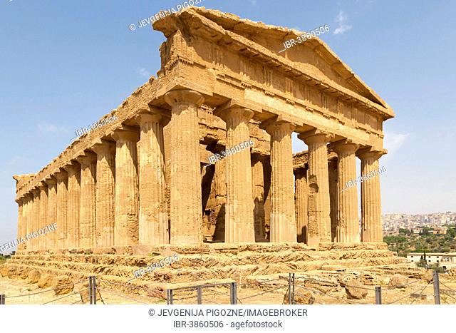 The Temple of Concordia or Harmonia, Akragas, Valle dei Templi, Valley of the Temples, or Vaddi di li Tempri, Agrigento, Sicily, Italy