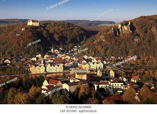 View to Riedenburg with Rosenburg castle and Tachenstein ruin, nature park Altmuehltal, Franconian Alb, Franconia, Bavaria, Germany