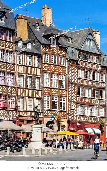 France, Ille et Vilaine, Rennes, historic center, place du Champ Jacquet, timber framed houses of the 15th century with the statue of John Leperdit (Mayor of...