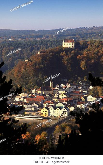 View to Riedenburg with Rosenburg castle, nature park Altmuehltal, Franconian Alb, Franconia, Bavaria, Germany