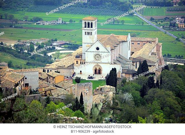 Die Kirche Santa Maria Maggiore, Taufkirche des Franz von Assisi, Assisi, Umbrien, Italien / The church of Santa Maria Maggiore